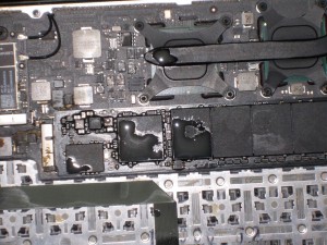 MacBook Pro Logic Board nass